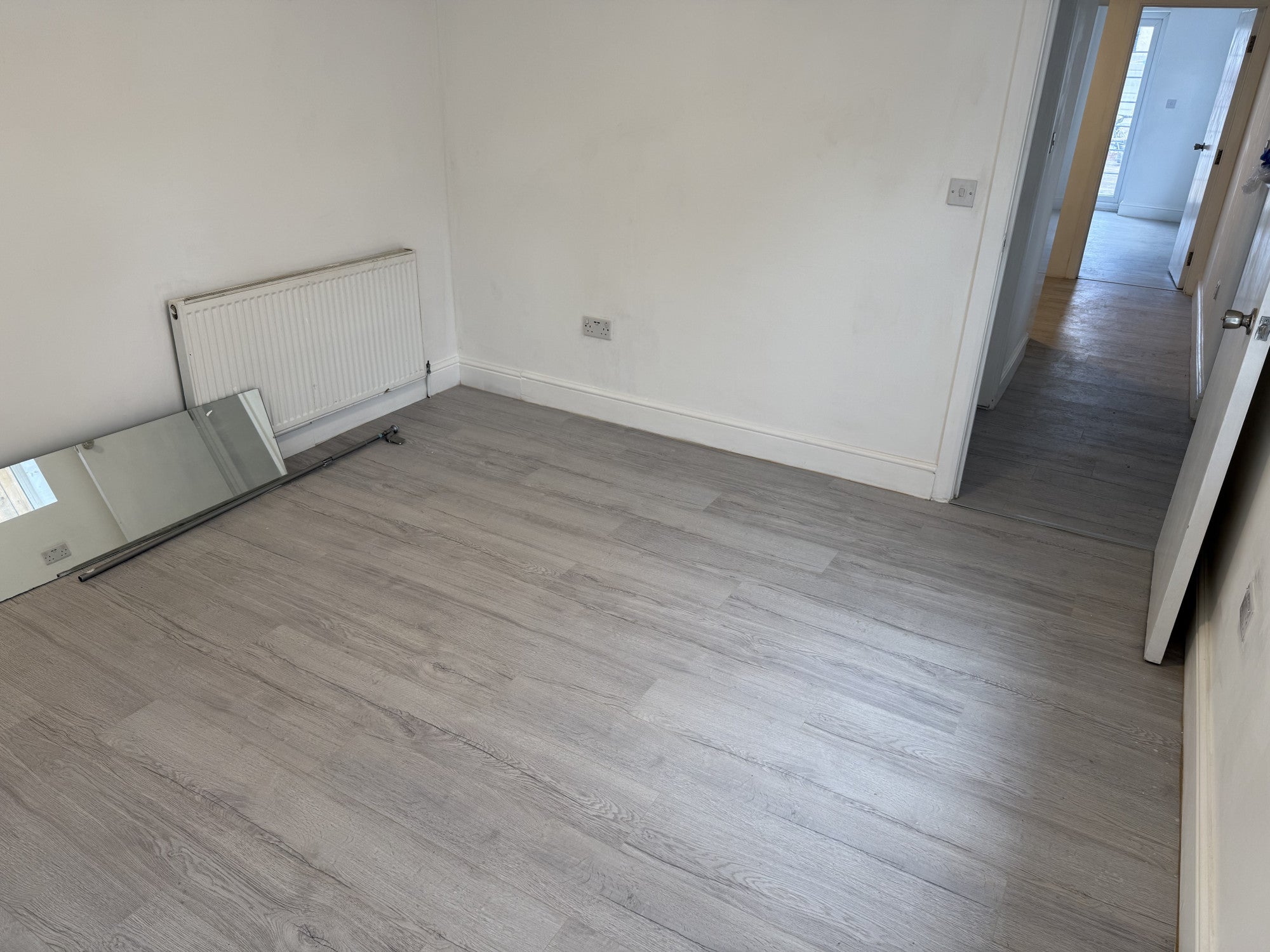 Flat Oakington Avenue in Greater London