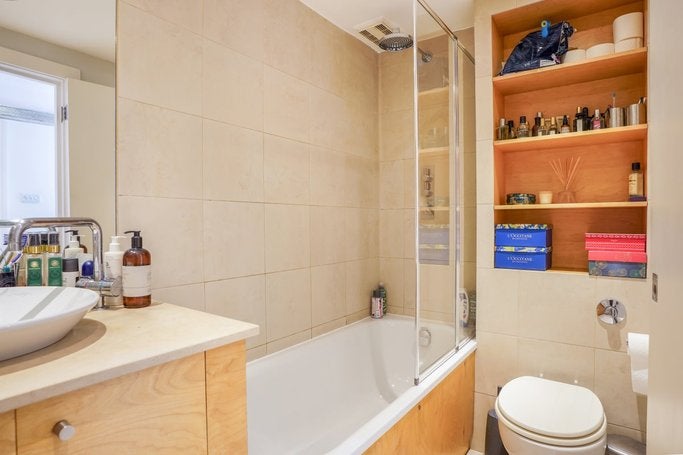 Flat Collingham Road in Greater London