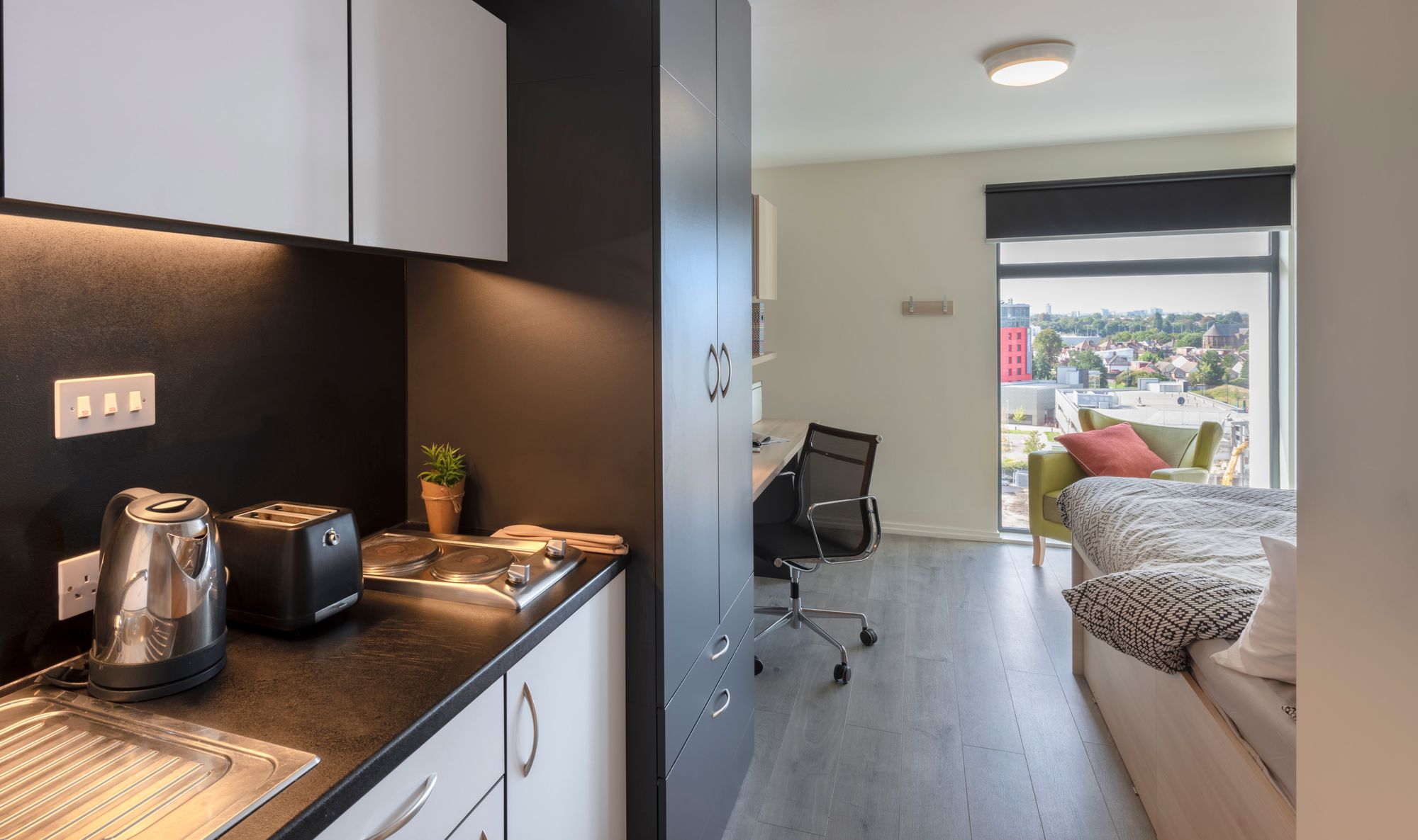 Room Portal Way in Greater London