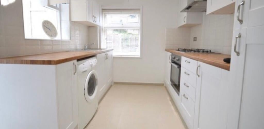 Room Shakespeare Road in Greater London