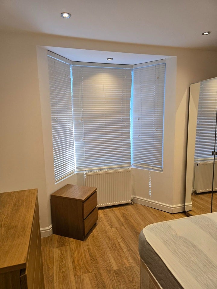 Room Shakespeare Road in Greater London