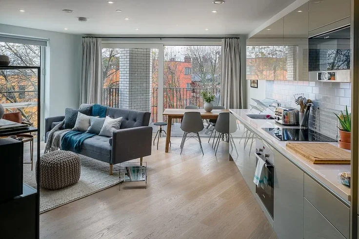 Flat Sayer Street in Greater London