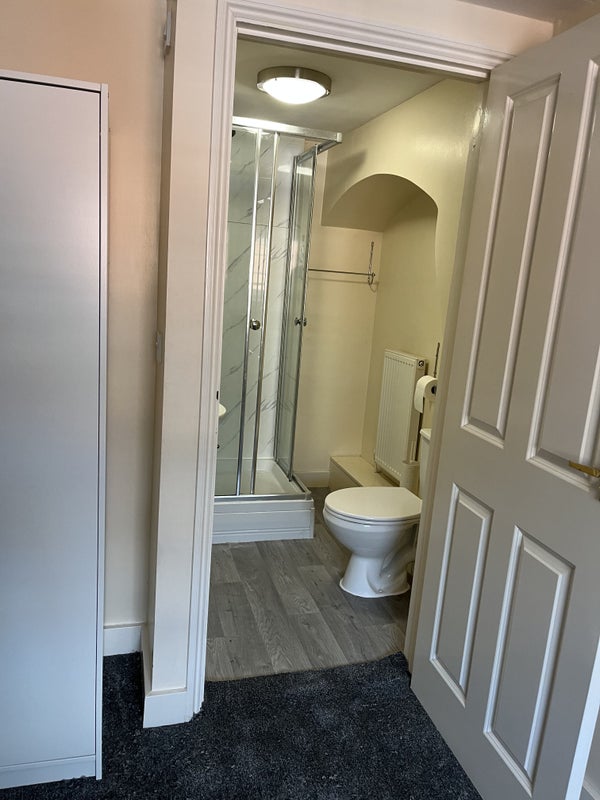 Room Commercial Road in South Kesteven