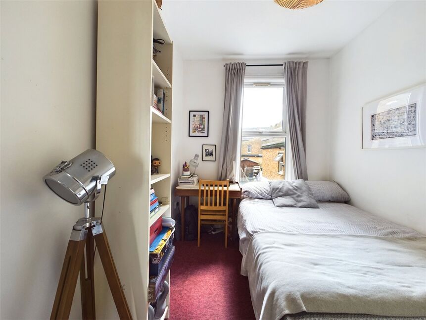 Flat Bedford Road in Greater London