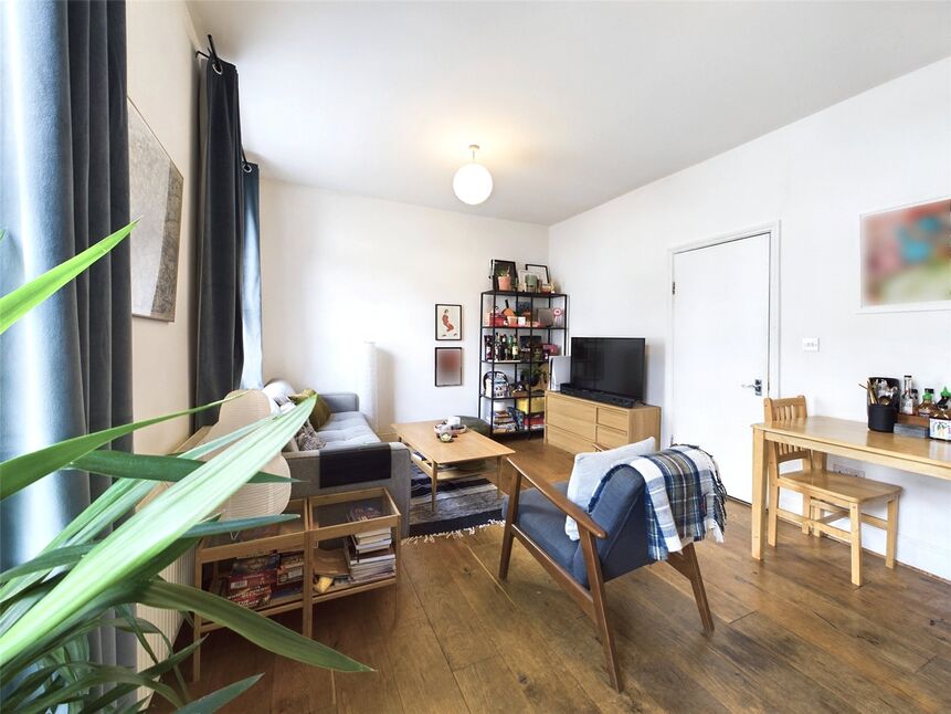 Flat Bedford Road in Greater London