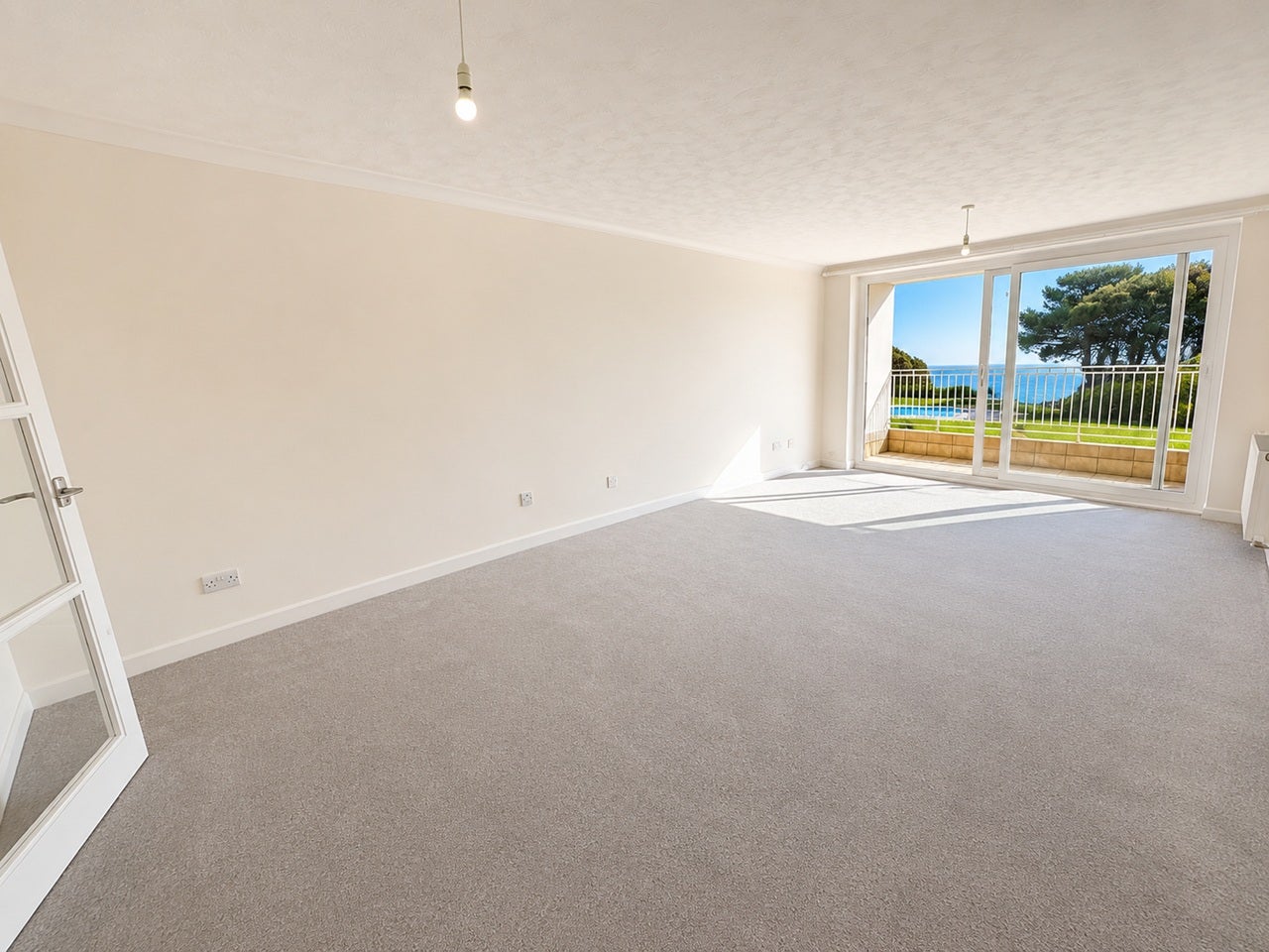 Flat Manor Road in Bournemouth