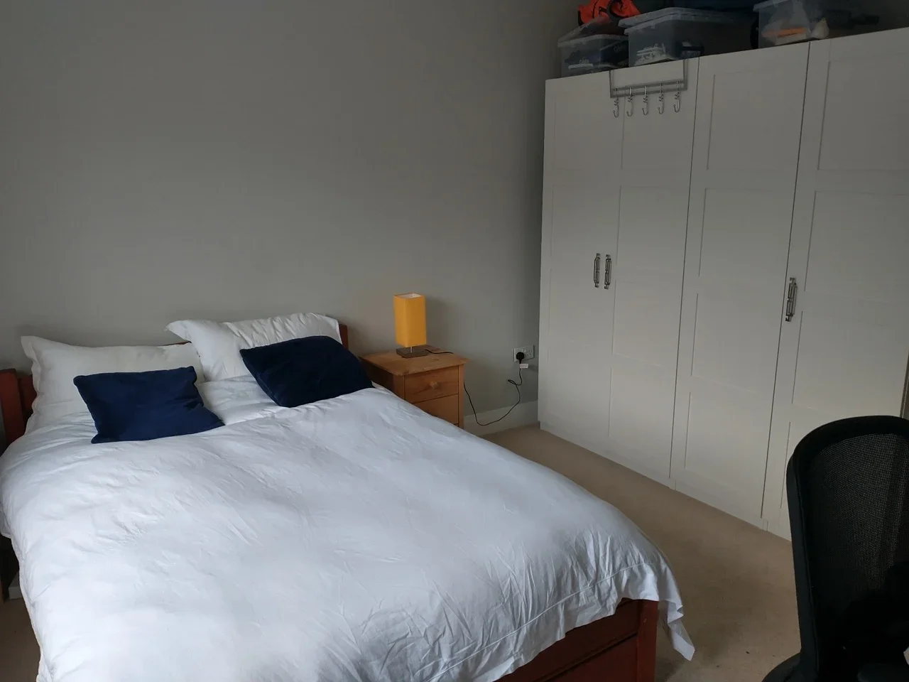 Room Lynwood Road in Reigate and Banstead
