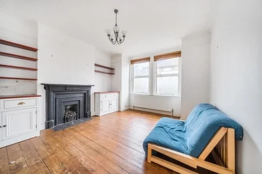 Flat Greenham Road in Greater London