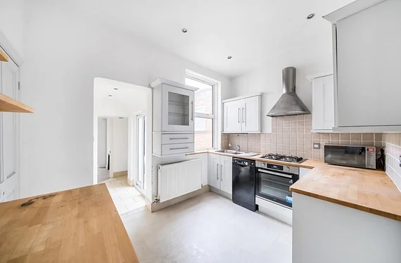 Flat Greenham Road in Greater London