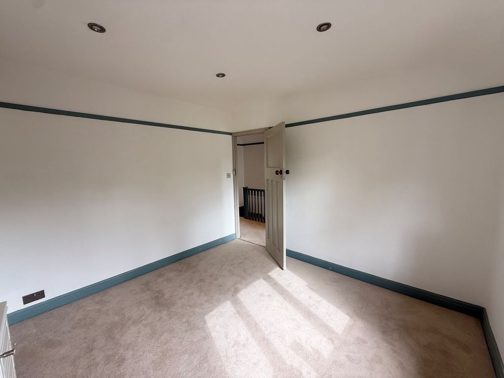 House Tillingdown Hill in Caterham