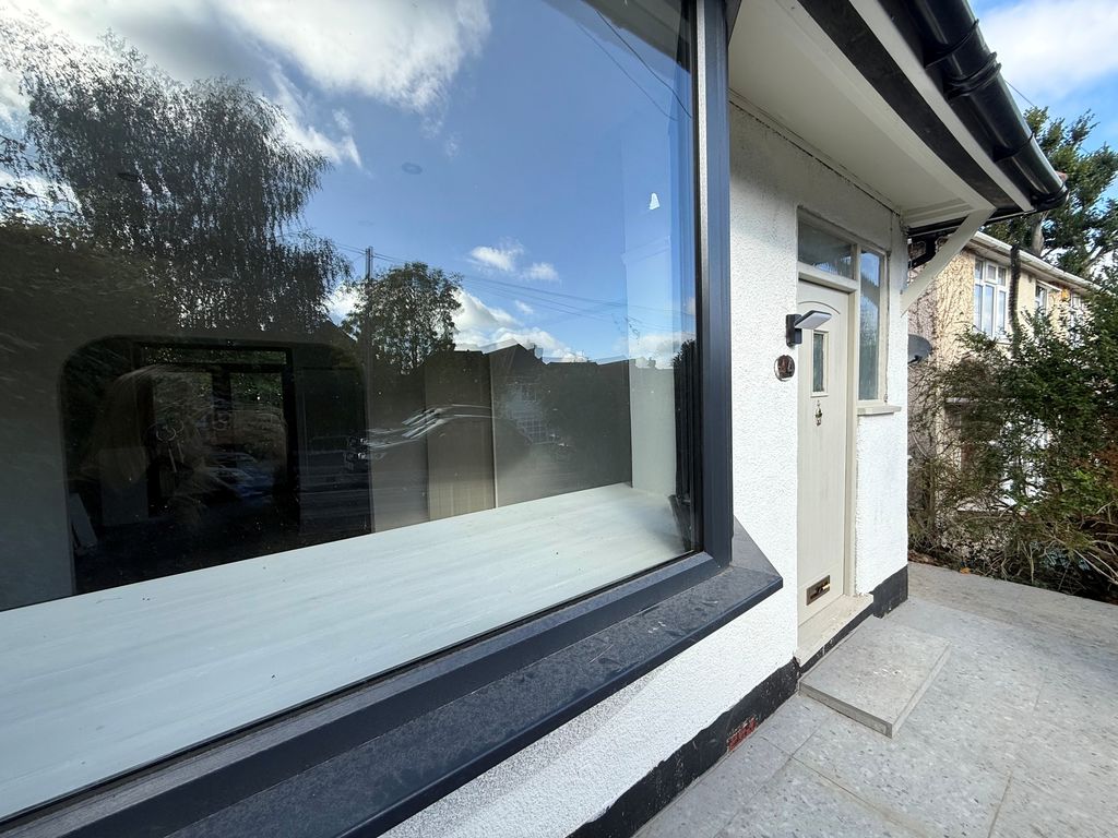 House Tillingdown Hill in Caterham