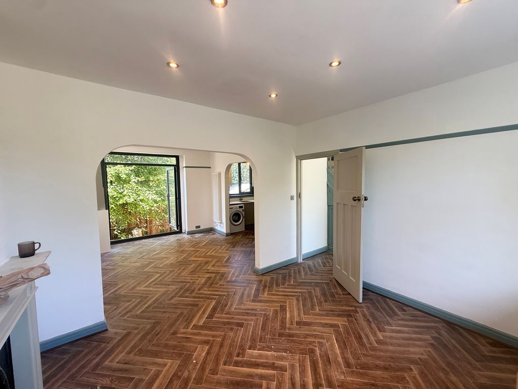 House Tillingdown Hill in Caterham