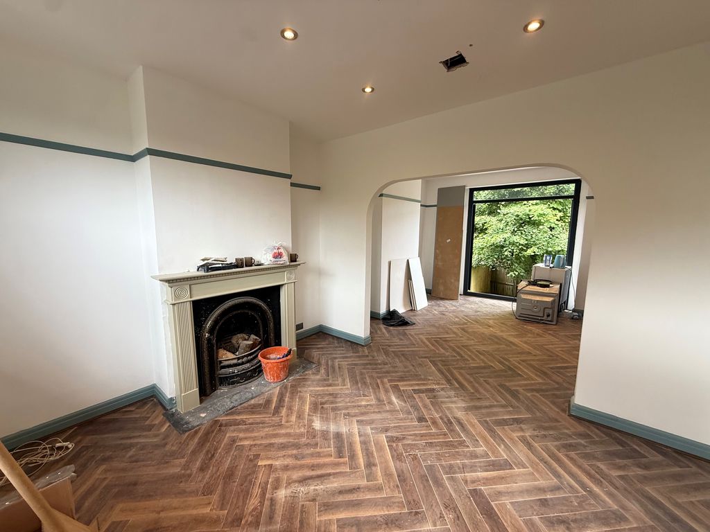 House Tillingdown Hill in Caterham