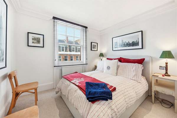 Flat Evelyn Gardens in Greater London