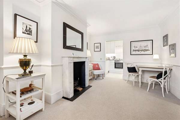 Flat Evelyn Gardens in Greater London