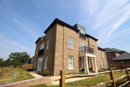 Flat Merry Hill Road in Hertsmere