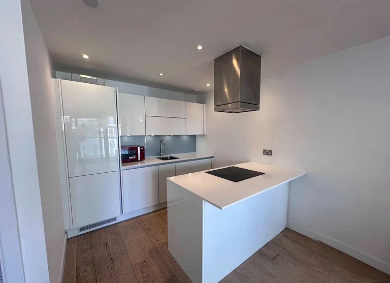 Flat Yabsley Street in Greater London