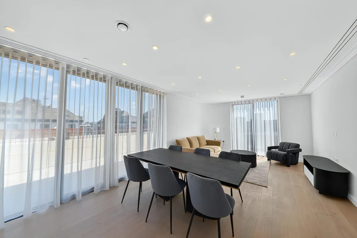 Flat Barclay Road in Greater London