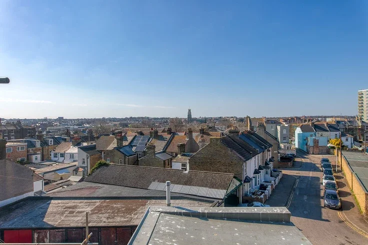 Flat Wellington Crescent in Thanet
