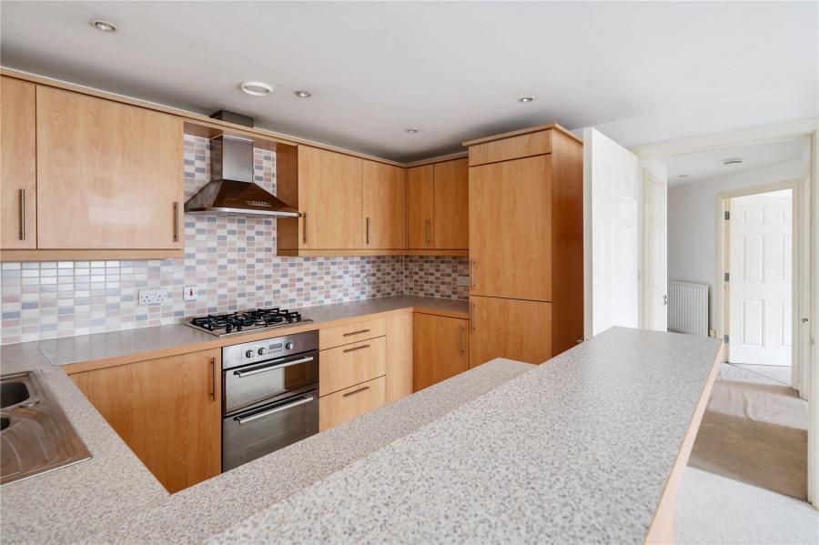 Flat Brunel Crescent in Swindon