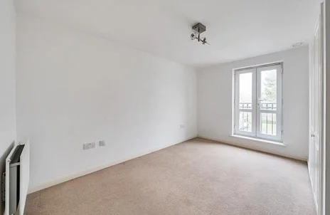 Flat Brunel Crescent in Swindon