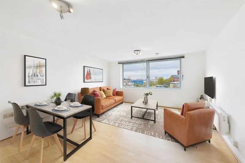 Flat Paton Close in Greater London
