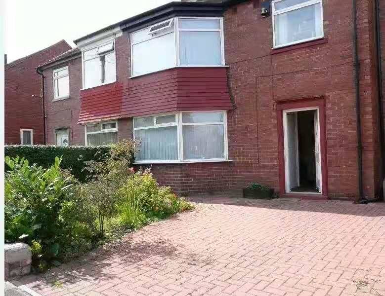 Room Jubilee Road in Newcastle upon Tyne