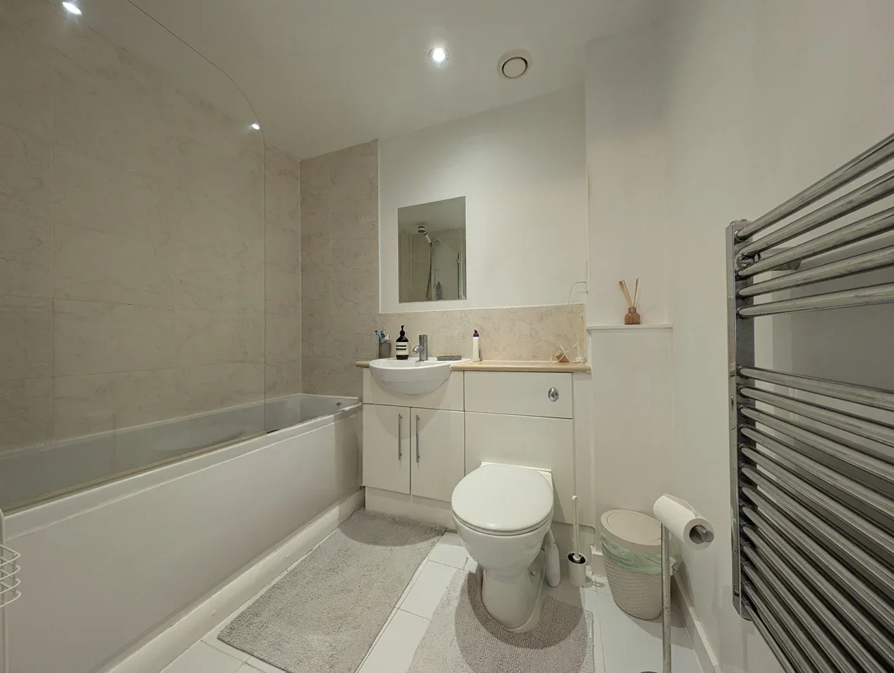 Flat Rectory Road in Greater London
