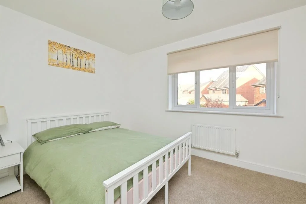 Room Wickes Drive in Boughton