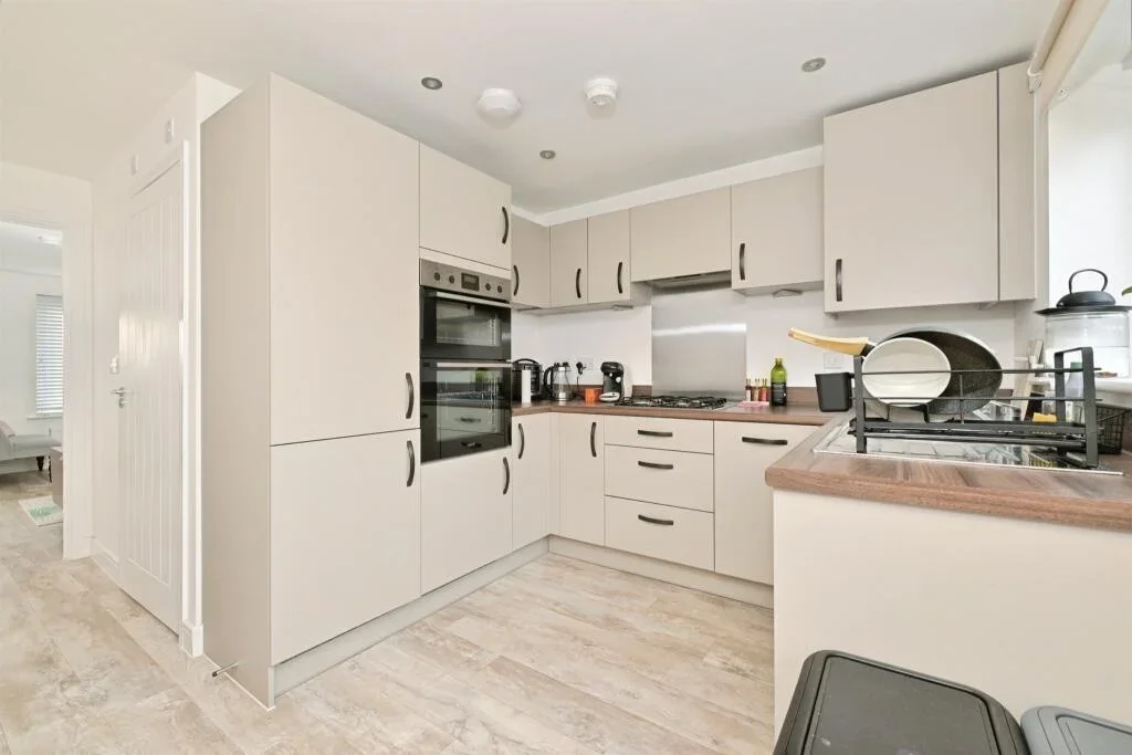 Room Wickes Drive in Boughton