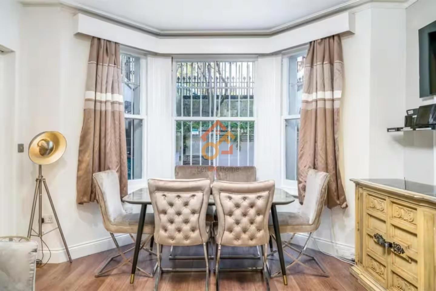 Flat Philbeach Gardens in Greater London