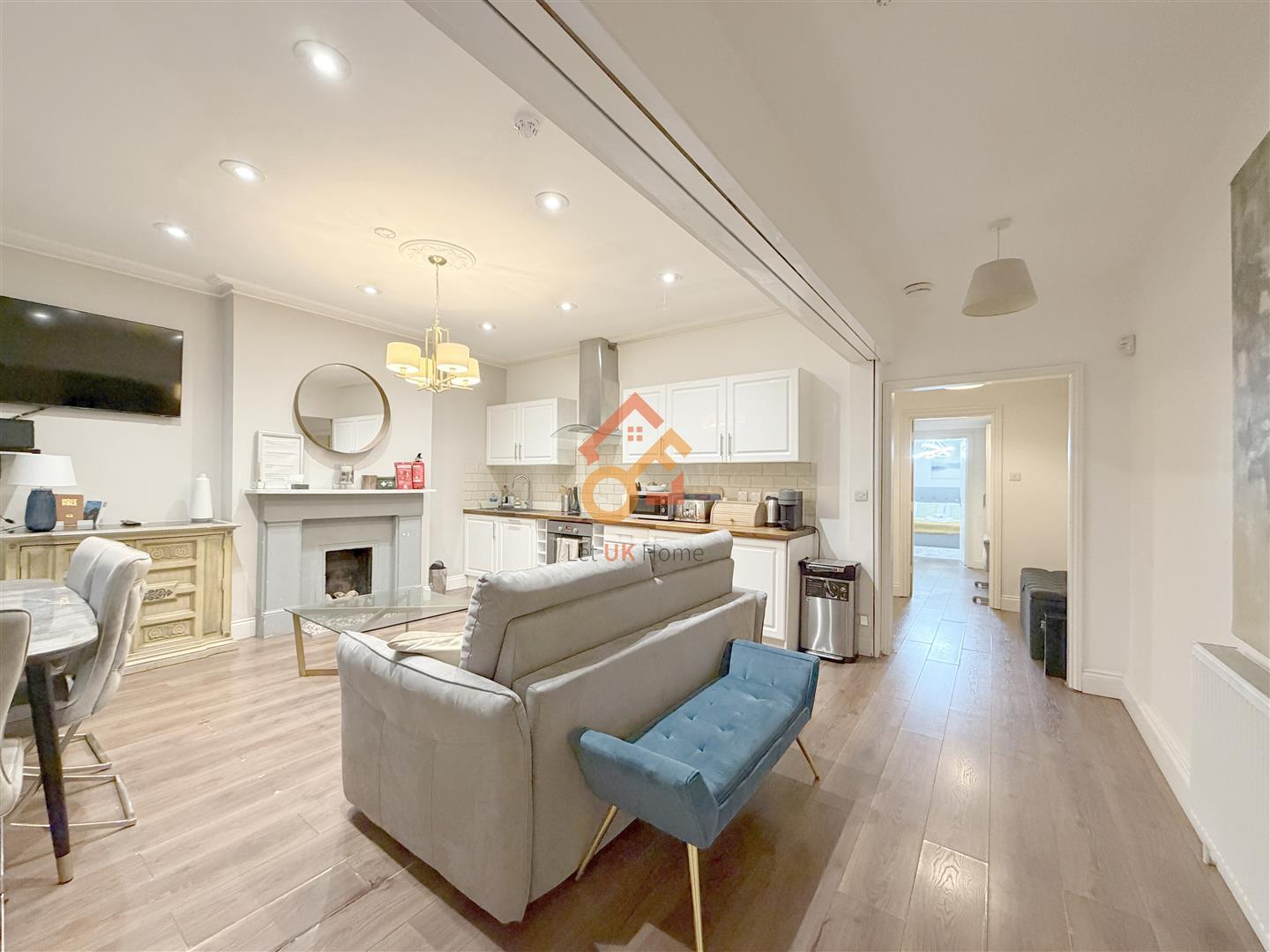 Flat Philbeach Gardens in Greater London