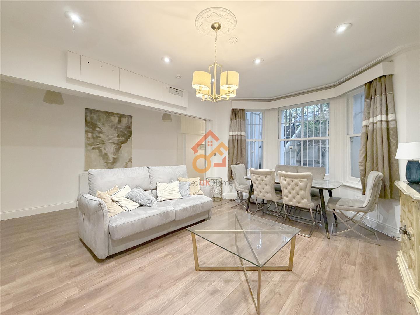 Flat Philbeach Gardens in Greater London