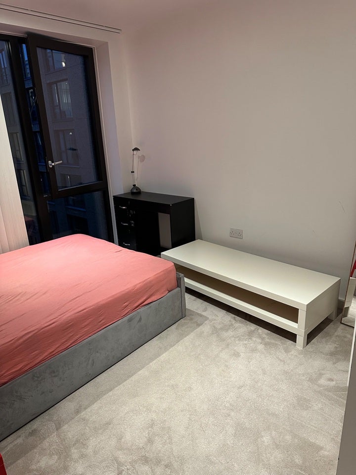 Room Cunningham Avenue in Greater London