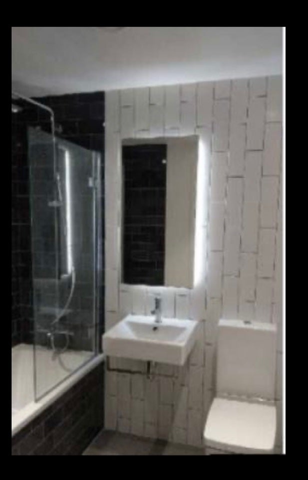 Room Cunningham Avenue in Greater London
