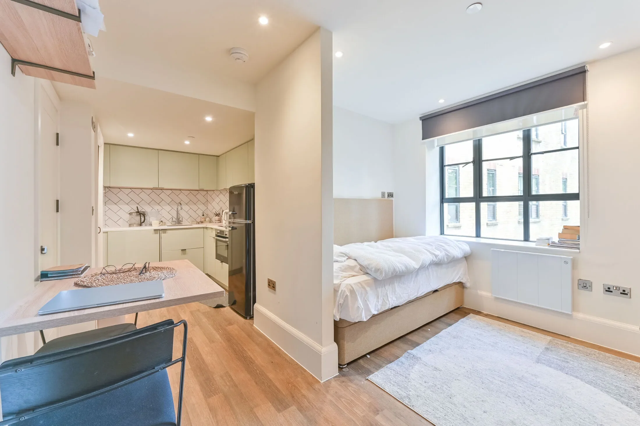 Flat Shakespeare Road in Greater London