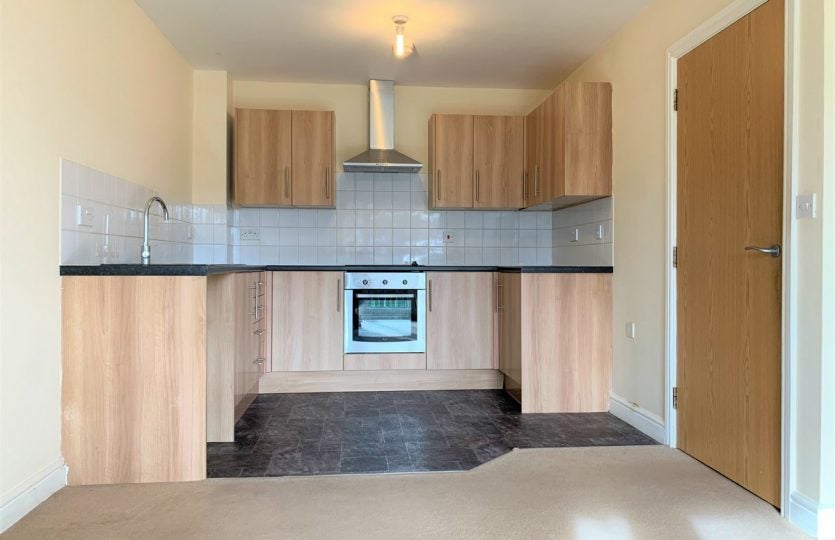 Flat Cottingham Road in Hull