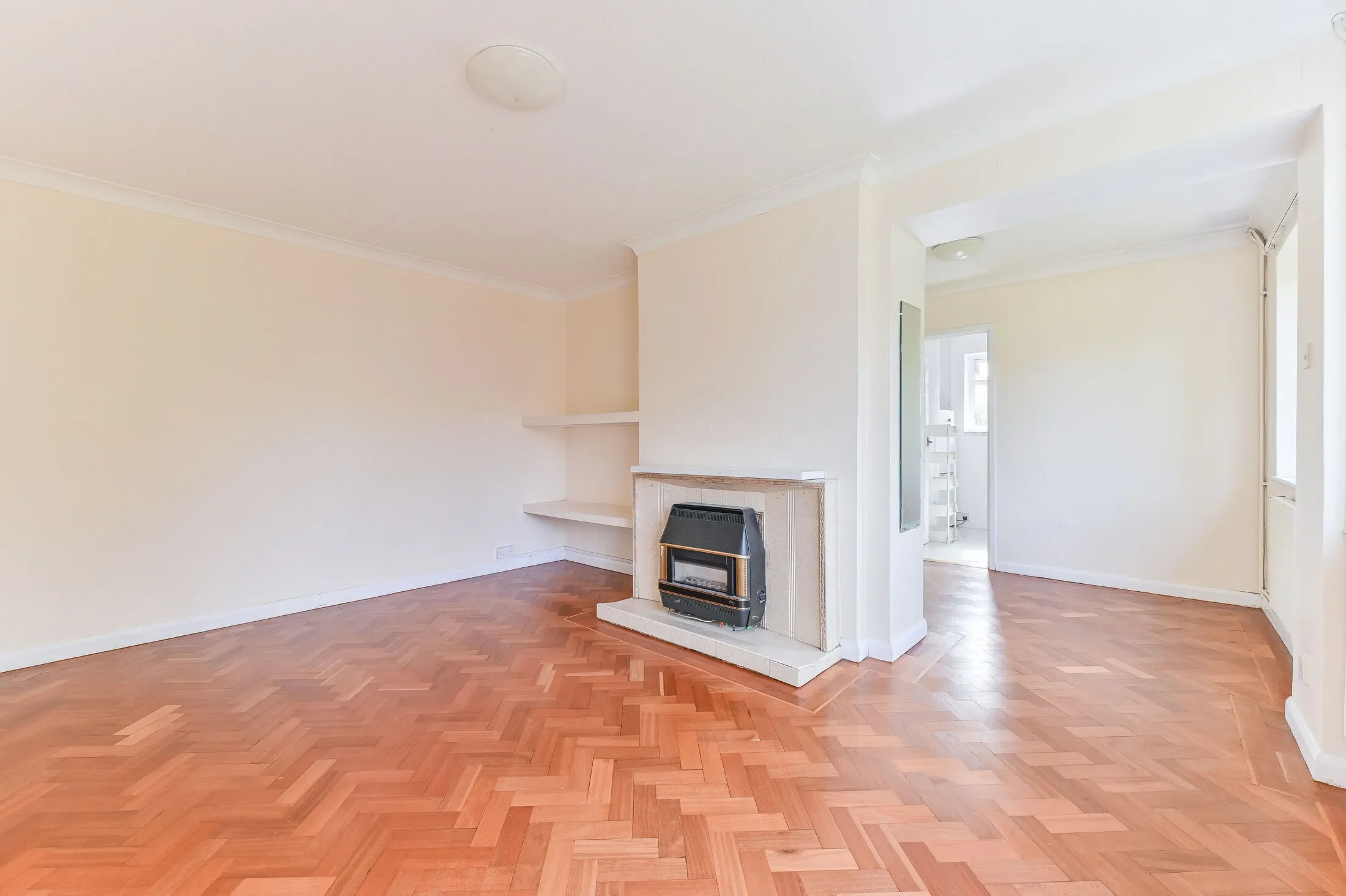 Flat Basildon Close in Greater London