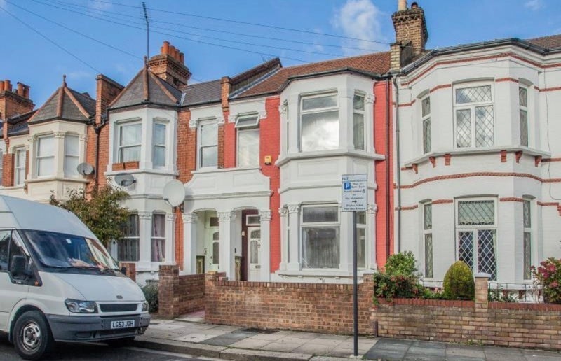 Room Roxwell Road in Greater London