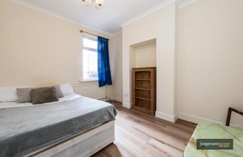 Room Roxwell Road in Greater London