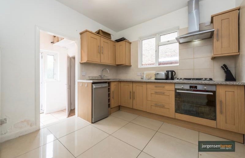 Room Roxwell Road in Greater London