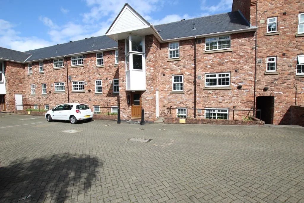 Flat Dock Street in Ellesmere Port