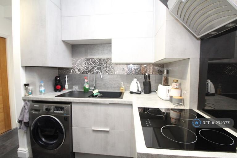 Room Goudhurst Road in Greater London