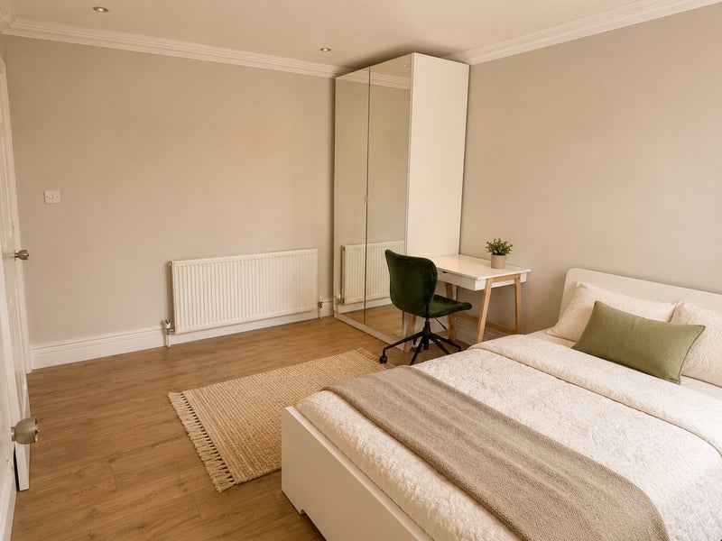 Room Stanhope Road in Greater London