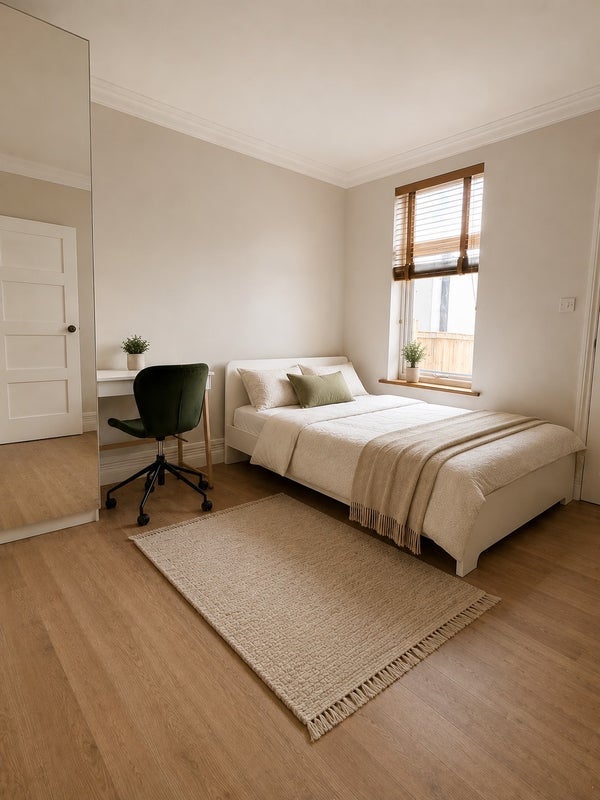 Room Stanhope Road in Greater London