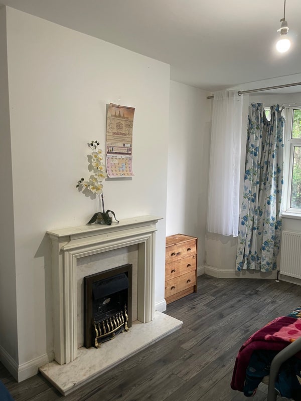 Room Clarendon Court in Greater London