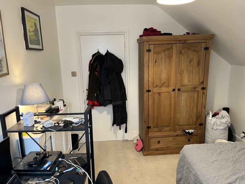 Room Gleneldon Road in Greater London
