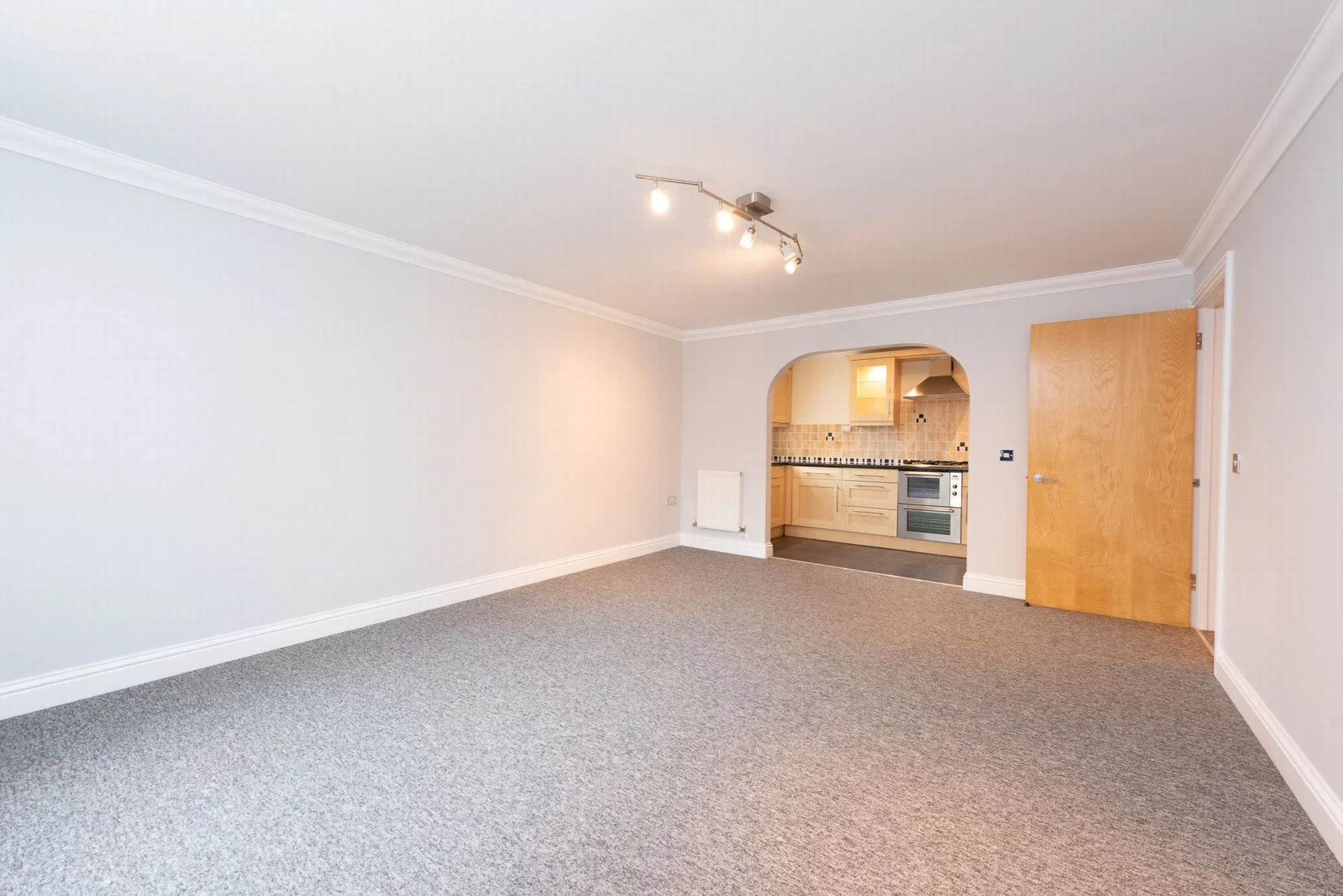 Flat Guildford Road East in Rushmoor