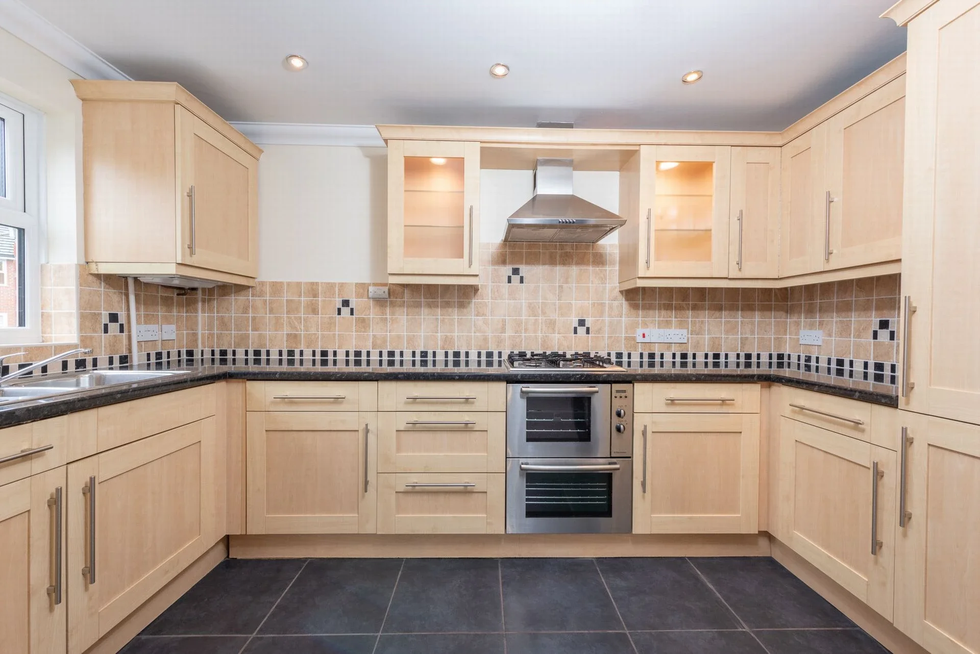 Flat Guildford Road East in Rushmoor