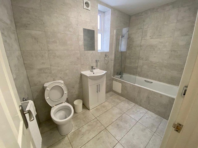 Flat Seaford Street in Stoke-on-Trent